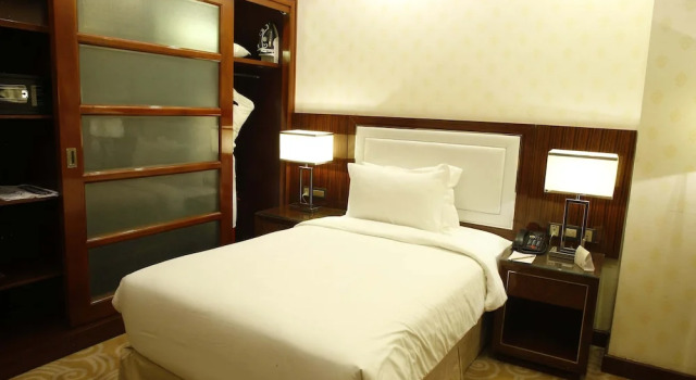 Двухместный номер Deluxe Royal Swiss Lahore