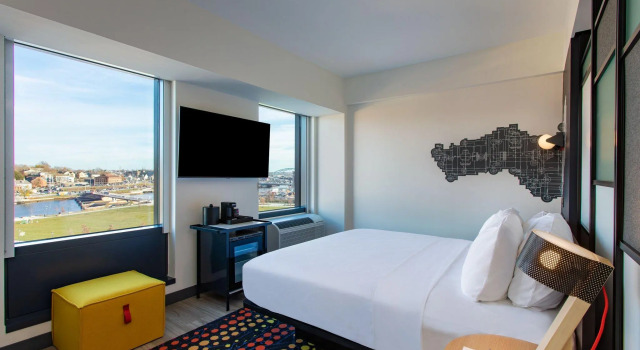 Двухместный номер Standard с видом на реку Aloft by Marriott Providence Downtown