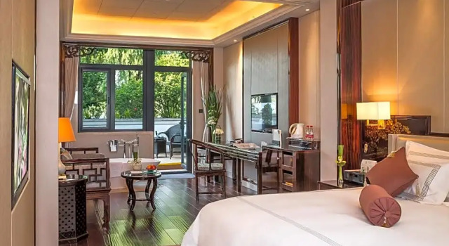 Двухместный номер Standard с видом на озеро Zhejiang Xizi Hotel