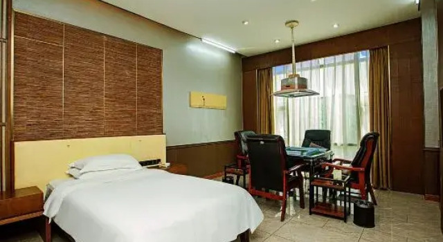 Wanning Kailunle Business Hotel (City Center), Book Hotel Hotels in Wanning with Parking, Parking
