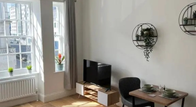 Lovely 1 Bed flat *FREE PARKING* Hoe/Barbican Plymouth