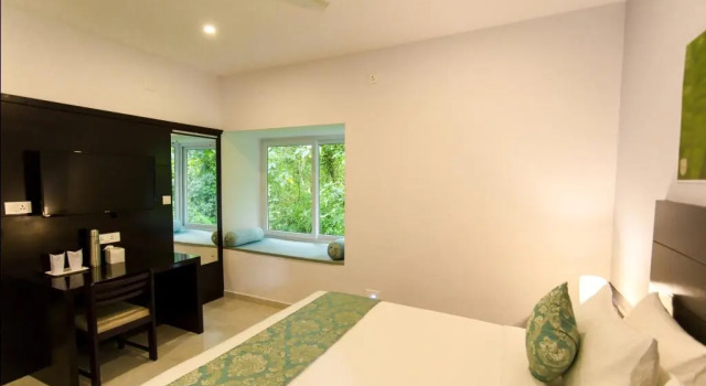 Люкс с балконом Crayons Guest House Munnar