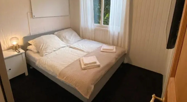 Ferienhaus "Auszeit mit Herz" im Ferienpark Extertal - Kamin, Fass-Sauna, Massagesessel, Забронировать Отель Отели Экстерталь с парковкой, Парковка