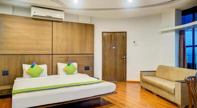 Hotel Shivas, Kolhapur, Забронировать Отель Отели штата Махараштры с бассейном, Бассейн
