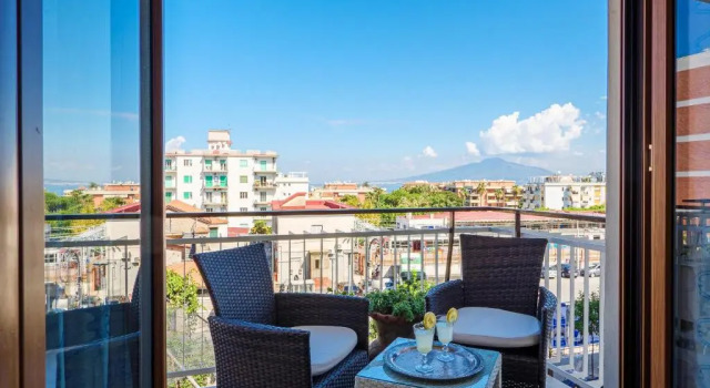 ARANCI 67 - convenient apartment in Sorrento centre