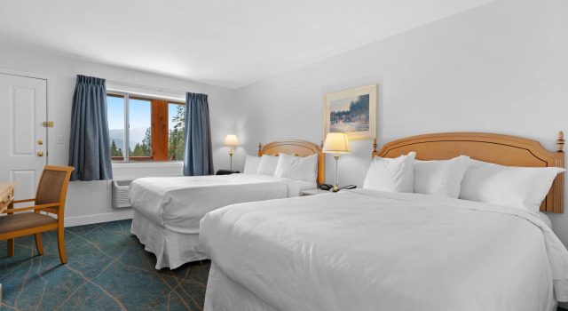 Четырёхместный номер Standard с видом на озеро Kootenay Lakeview Resort, BW Signature Collection