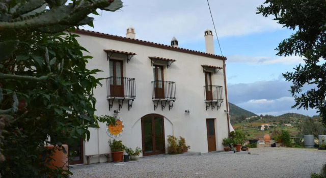 Agriturismo SOrgiola, Забронировать Отель Отели Ольястра с парковкой, Парковка