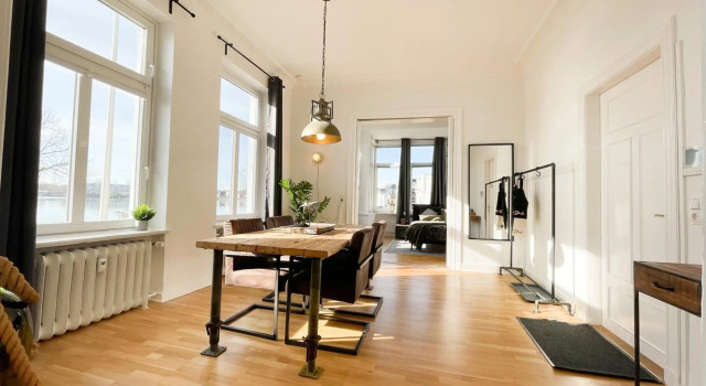 Altbauwohnung mit Schleiblick - Erster Stock