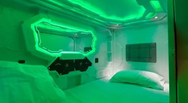Кровать в общем номере (мужской номер) F Hotels