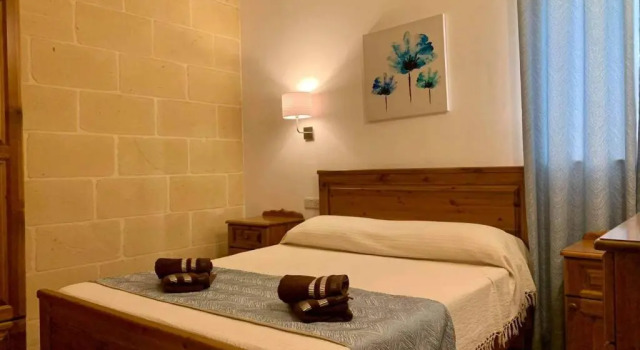 Hofra Farmhouse - 5 bedroom farmhouse with private pool available, Varaa Hotelli Victoria Gozo