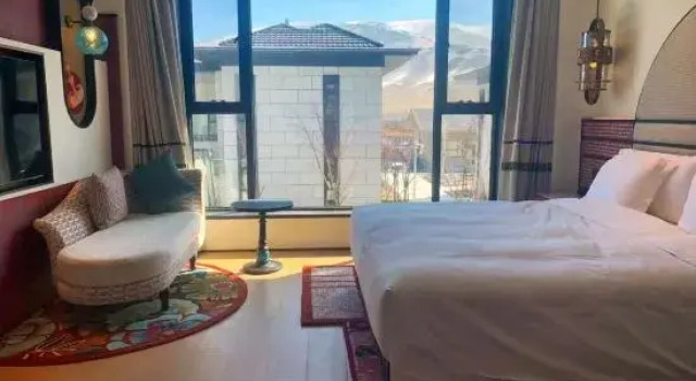 Люкс Hotel Indigo Sayram Lake