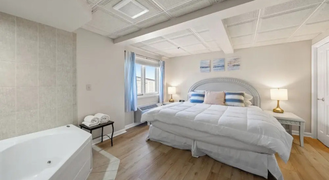 Люкс с 2 комнатами с балконом Bella Vista Suites Lake Geneva