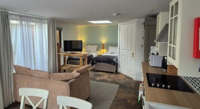 Апартаменты Oak Tree Rooms LTD