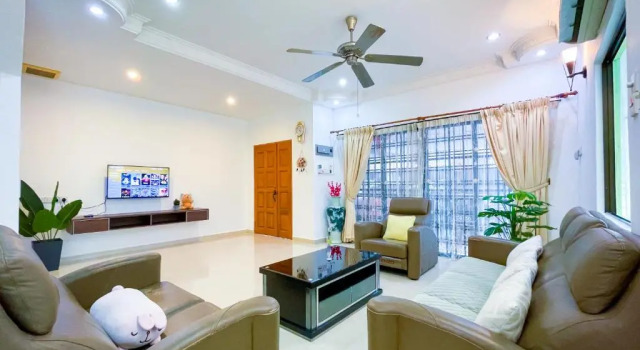 Tupai Mas Semi-D 4BR 2mins to LakeGarden & Zoo, Book Hotel Taiping Perak