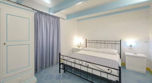 2 makuuhuonetta Huoneisto parvekkeella Corricella Exclusive Loft