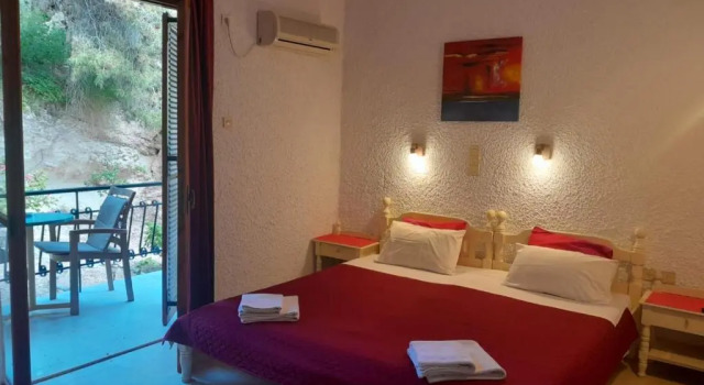 Двухместный номер Standard с балконом Artemis Rooms