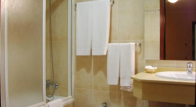 Трёхместный номер Comfort Hotel Avión Vigo