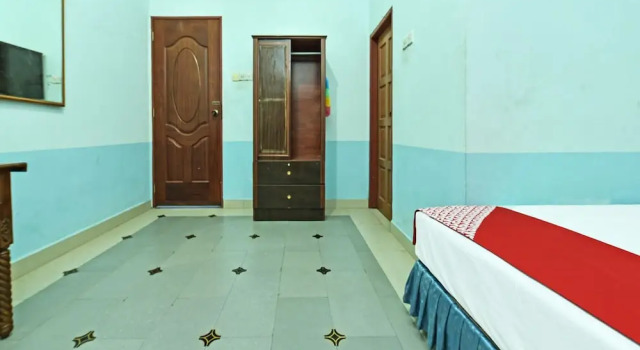 OYO 90441 Cz Traveler's Hotel, Prenota Hotel Hotel a Kelantan con parcheggio, Parcheggio