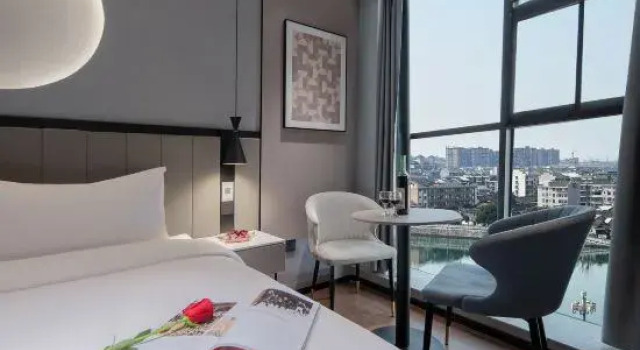 Люкс Deluxe FUNMEE Hotel (Zhijiang Longjin Fengyu Bridge, Huaihua)
