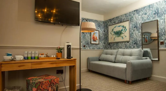 Трёхместный номер Standard The West Bay Hotel