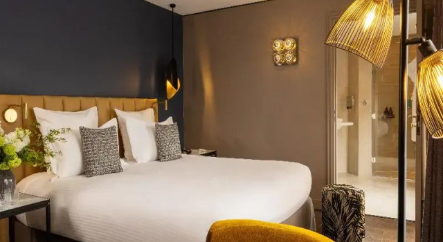 Двухместный номер Standard с балконом Hotel Le 10 BIS