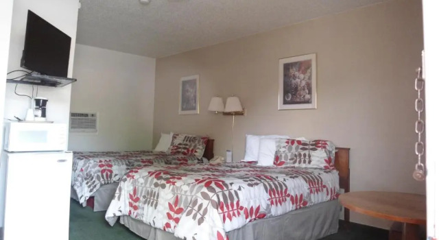 Четырёхместный номер Standard Travel Inn