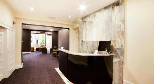 Трёхместный номер Deluxe The Connaught Hotel Wolverhampton