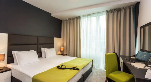 Двухместный номер Deluxe с балконом Earth & People Hotel & SPA