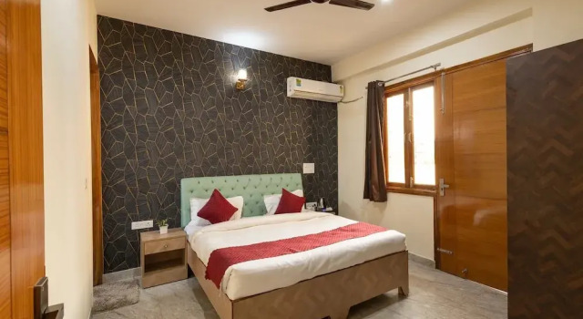 Номер Deluxe Divine Hotels & Banquets
