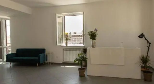 Sopramoltivolti, Book Hotel Albergaria Palermo