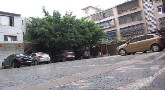 Quanming Hotel