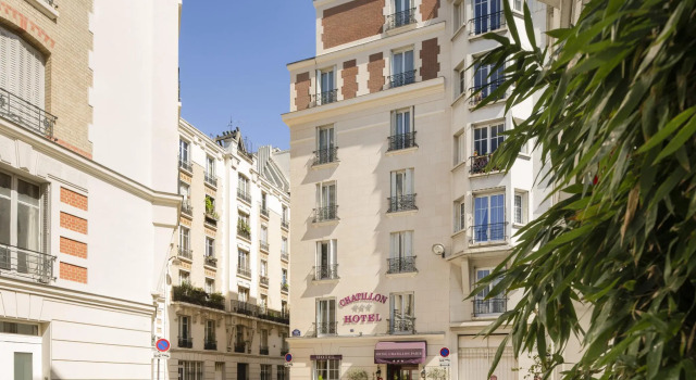 Кровать в общем номере Chatillon Paris Montparnasse