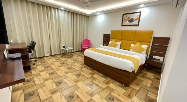 OYO 1922 Hotel Rajmandir, Varaa Hotelli Faridabad Haryana