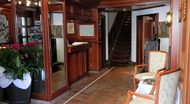 Hotel Löwen-Weinstube, Забронировать Отель Мерсбург Баден-Вюртемберг, рядом с Порт Мерсбург