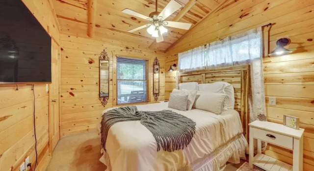 Hot Tub & Deck: Broken Bow 'azalea House', Boek Vakantiehuis Hochatown Oklahoma