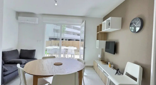 Pleasant Maisonette With Terrace Near the sea