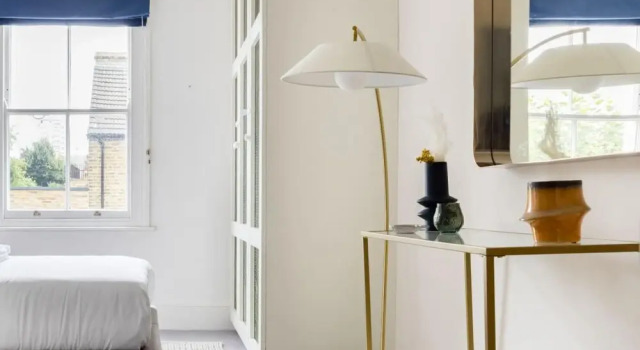 The Clapham Classic - Stylish 5bdr Family Home With Garden, London