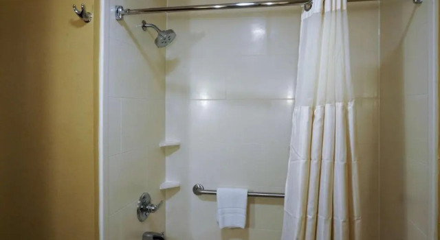 Люкс Best Western Plus Georgetown Corporate Center Hotel