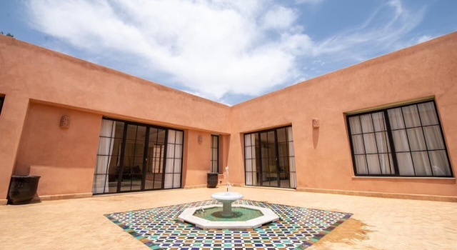 Domaine 3 Riads, Забронировать Гостевой дом Отели Марракеш-Тенсифт-Эль-Хауз с парковкой, Парковка