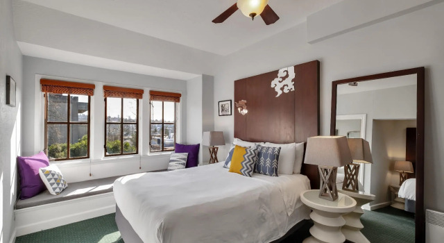 Двухместный номер Standard College Inn Hotel