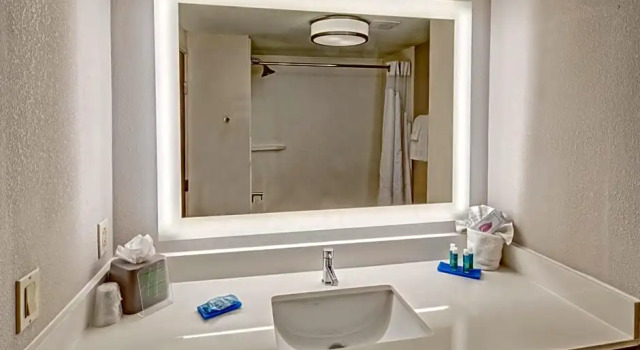 Номер Executive Holiday Inn Express Hotel & Suites Memphis Southwind by IHG