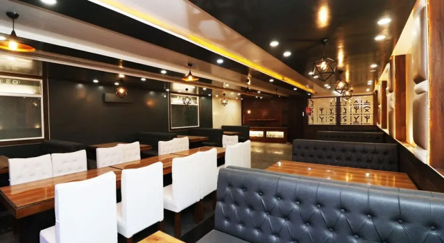 OYO 29423 03 Townhouse Inn