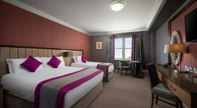 Трёхместный номер Standard Midlands Park Hotel