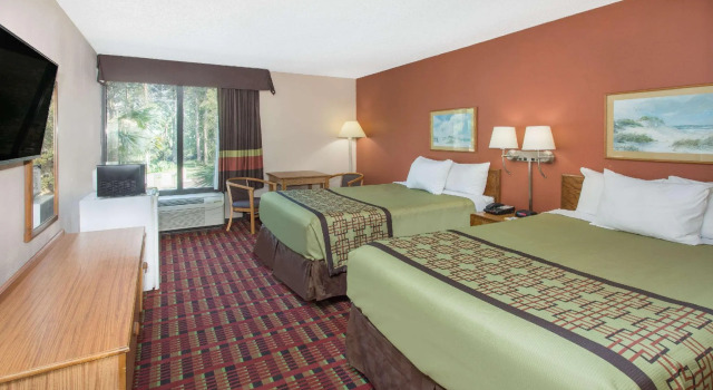 Четырёхместный номер Standard La Quinta Inn & Suites by Wyndham Myrtle Beach