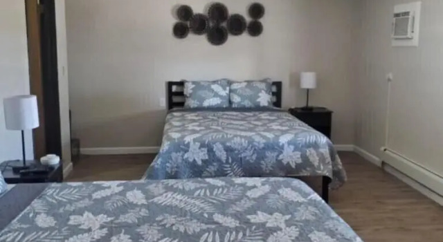 Четырёхместный номер Standard Golden Arrow Motel