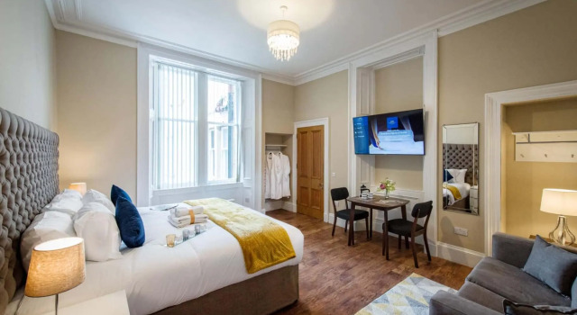 Rosedene Highland House - Emperor Studio Apartment 3, Забронировать Апартаменты/квартира Отели Инвернесс с парковкой, рядом с Музей и художественная галерея Инвернесса, Парковка