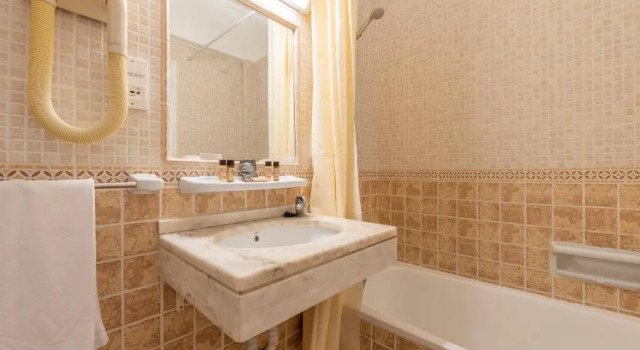 Двухместный номер Standard с балконом Baía Beach Hotel