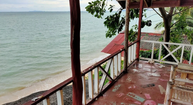 Бунгало с балконом и с видом на море Golden Beach Resort Koh Phangan