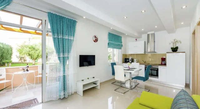 Luxury Apartment in Zadar With Covered Terrace, Забронировать Апартаменты/квартира Задар Задарская жупания, рядом с Спортивный центр «Вишник»