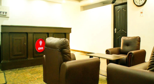 OYO 9902 Nedumparambil Residency
